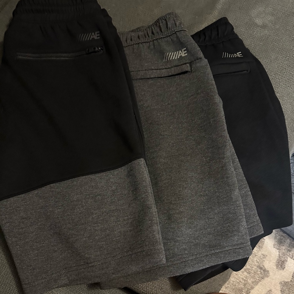 American Eagle men's sweat shorts size XS gray and black